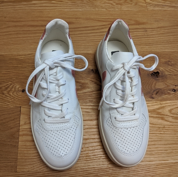 Madewell x Veja V-10 in Pink Glitter - Picture 3 of 8